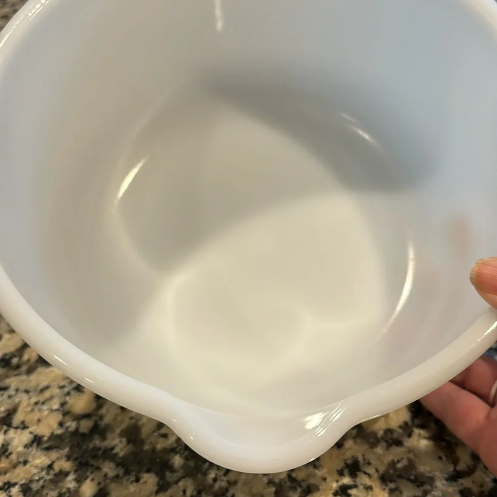 Vtg GlassBake 9 Made for Sunbeam White Glass Mixing Bowl 9” x 4 1/2” pour spout